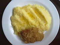 Mlety veprovy rizek plnenu syrem, bramborova kase